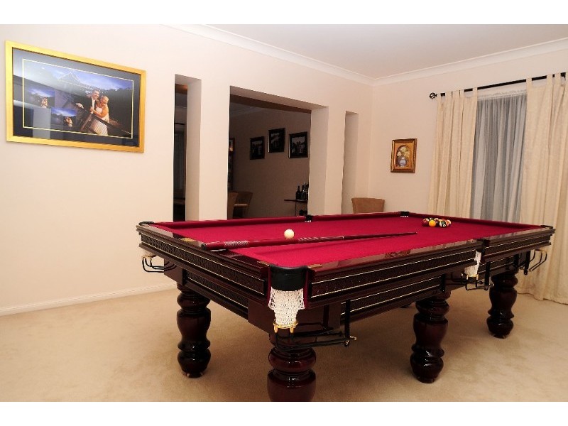 99 Cribb Road, Carindale QLD 4152