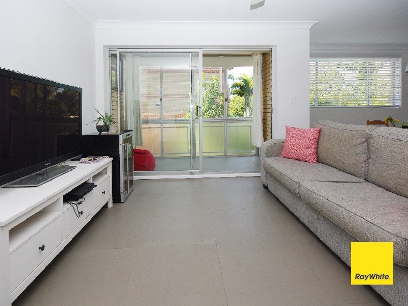 1/44 Kitchener Street, Coorparoo QLD 4151