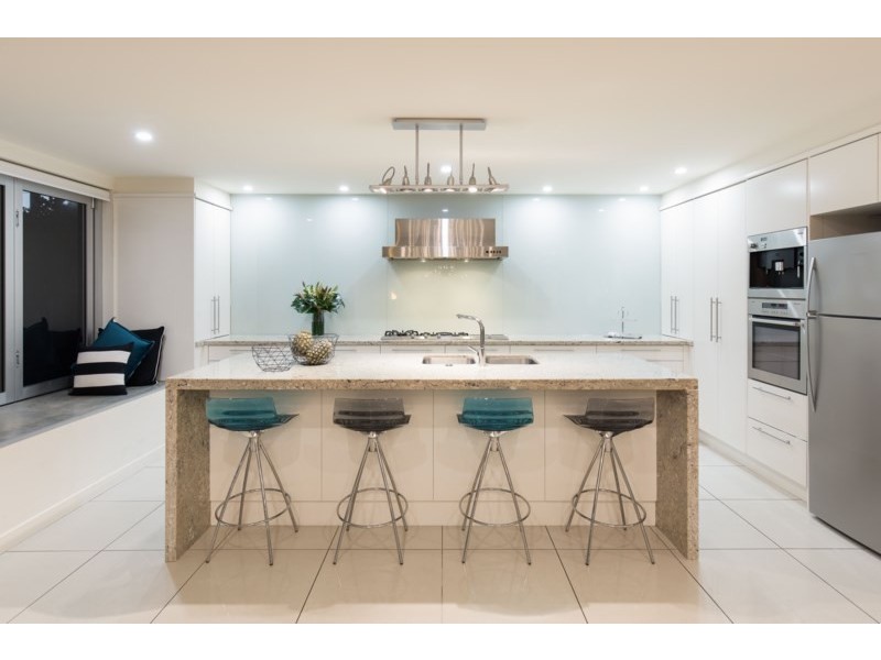 33 Aaron Avenue, Hawthorne QLD 4171