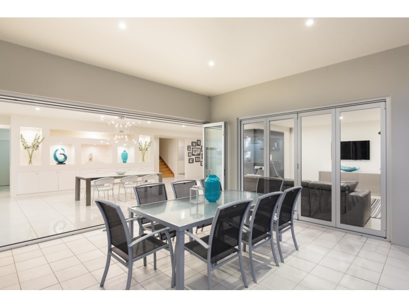 33 Aaron Avenue, Hawthorne QLD 4171