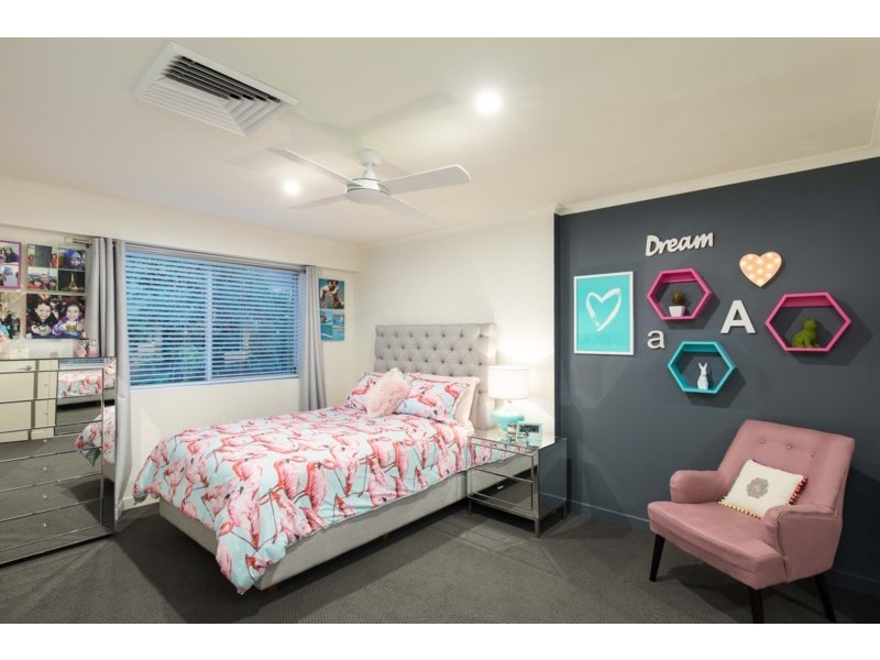 33 Aaron Avenue, Hawthorne QLD 4171