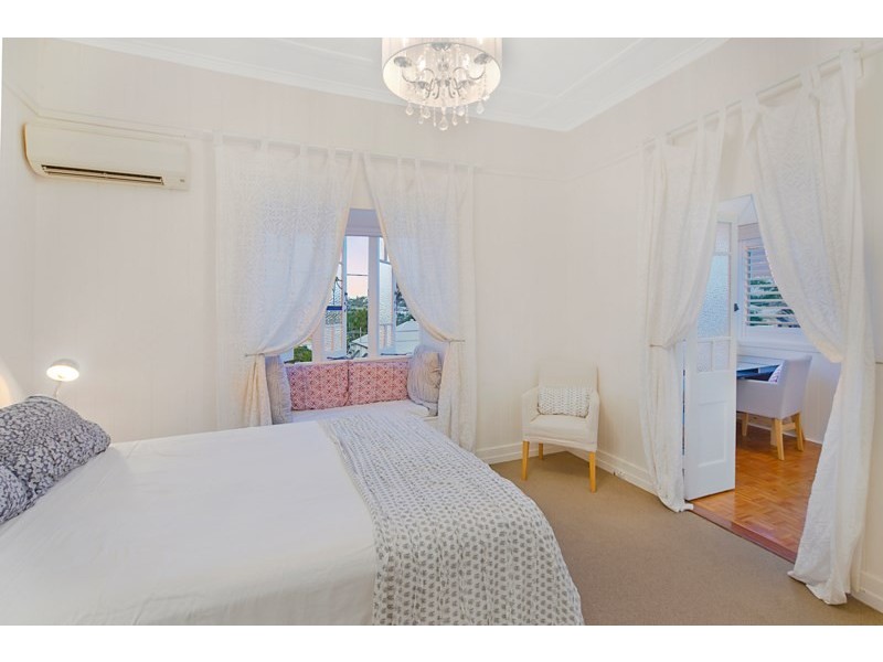 46 Miles Street, Hawthorne QLD 4171