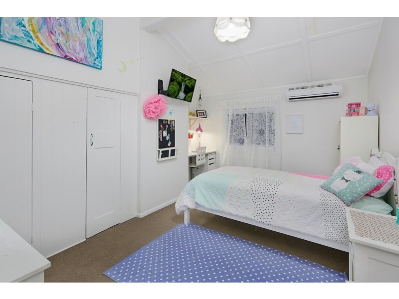 46 Miles Street, Hawthorne QLD 4171