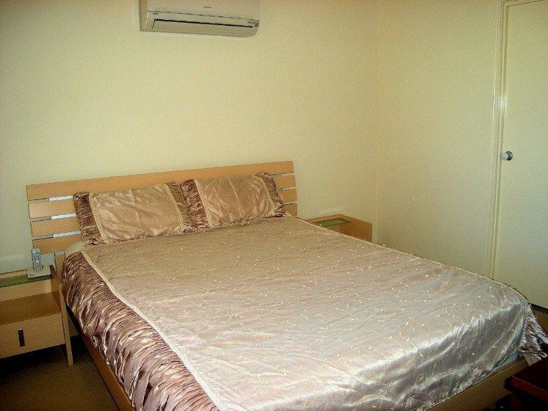 16 Holland Place, Carindale QLD 4152