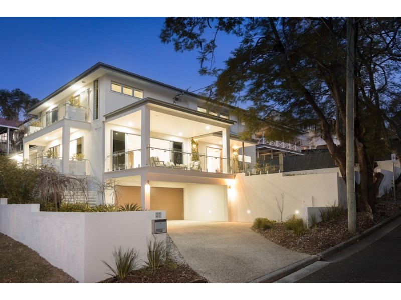 27 Aaron Avenue, Hawthorne QLD 4171