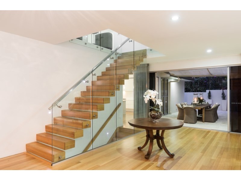 27 Aaron Avenue, Hawthorne QLD 4171