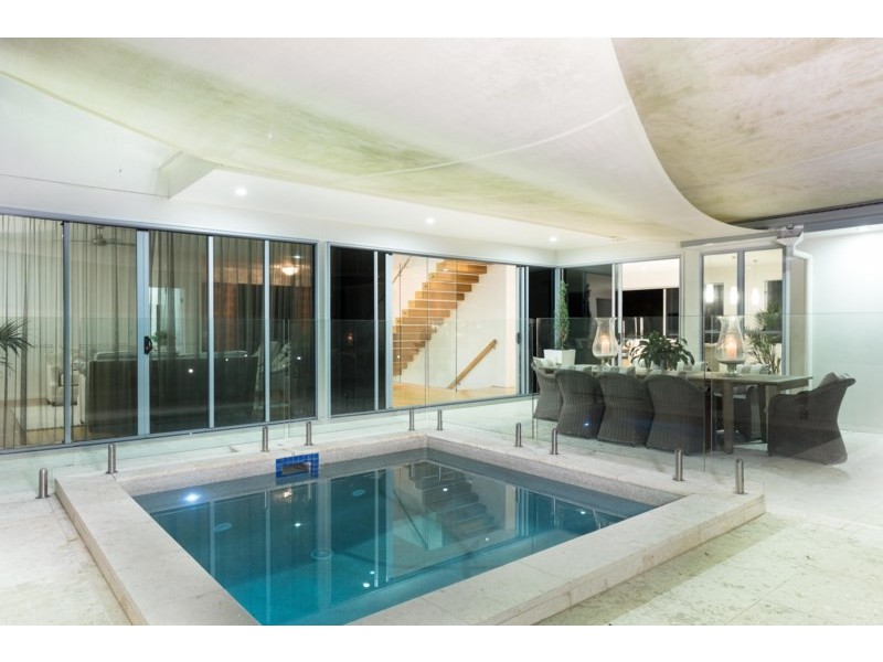 27 Aaron Avenue, Hawthorne QLD 4171