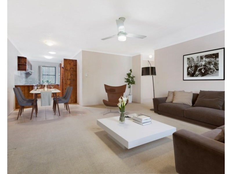 2/13 Hamel Road, Holland Park West QLD 4121