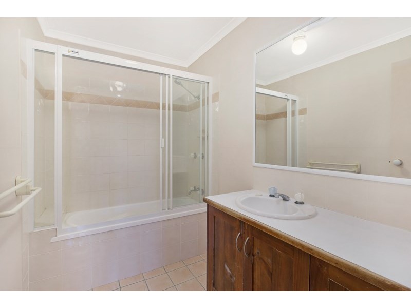 2/13 Hamel Road, Holland Park West QLD 4121