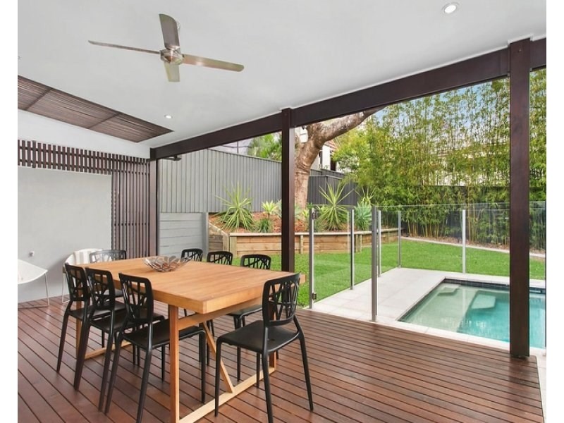 36 Philip Street, Hawthorne QLD 4171