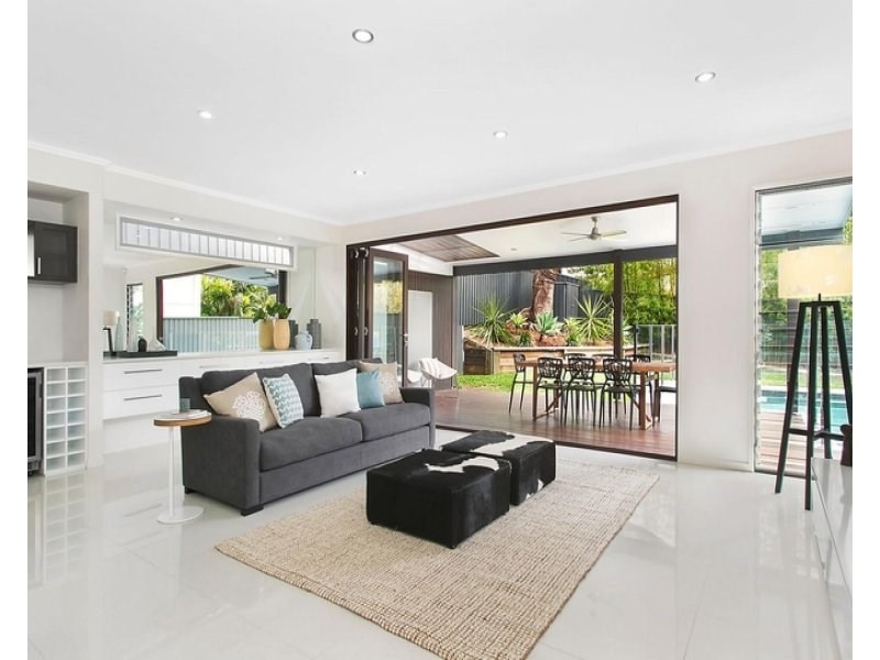 36 Philip Street, Hawthorne QLD 4171