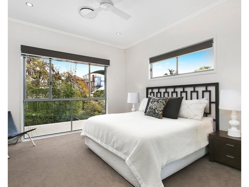 36 Philip Street, Hawthorne QLD 4171