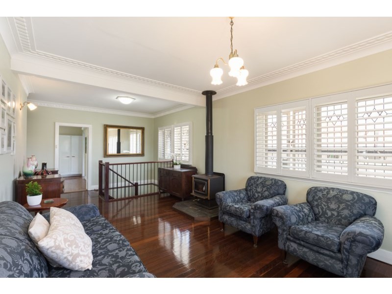 42 Emma Street, Holland Park West QLD 4121