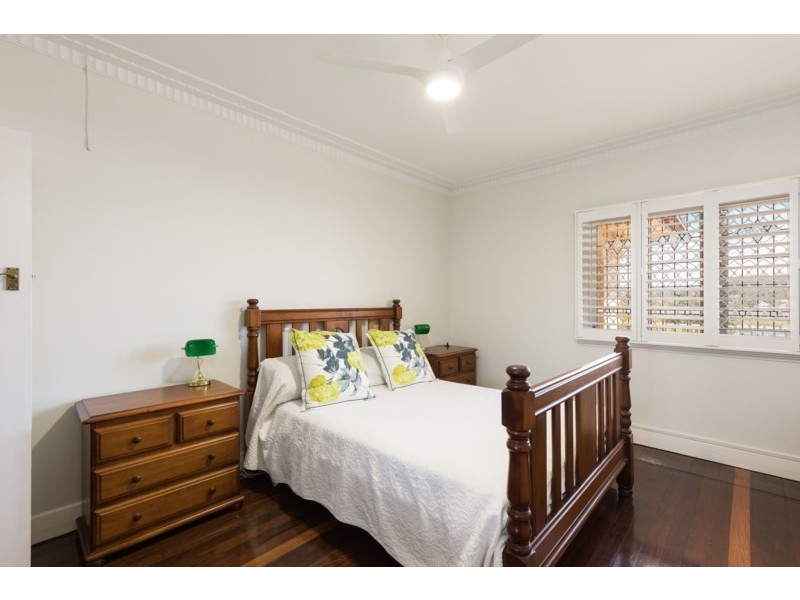 42 Emma Street, Holland Park West QLD 4121