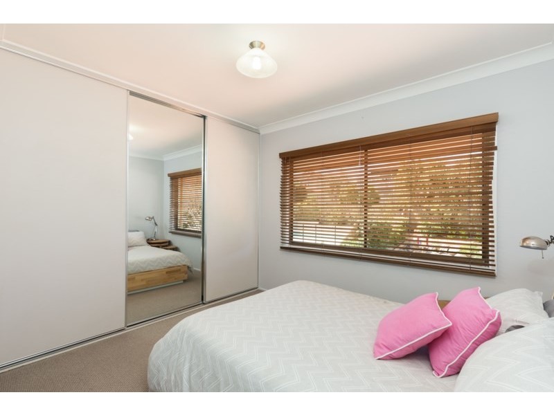 42 Emma Street, Holland Park West QLD 4121