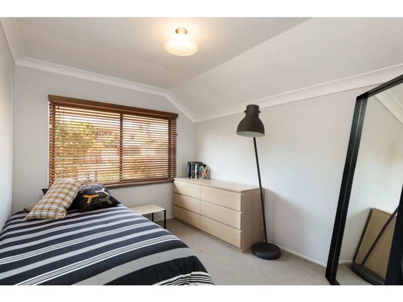 42 Emma Street, Holland Park West QLD 4121