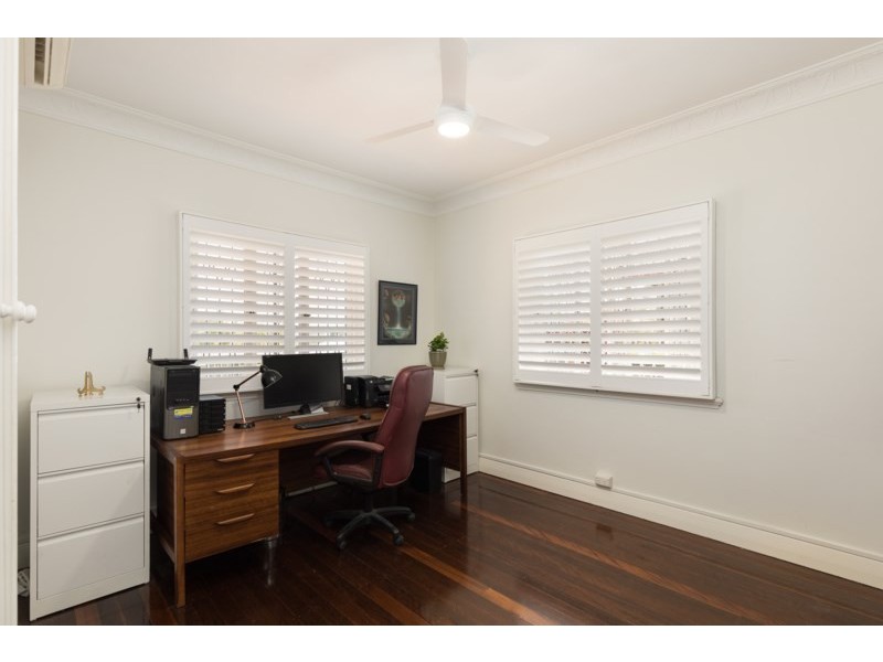 42 Emma Street, Holland Park West QLD 4121