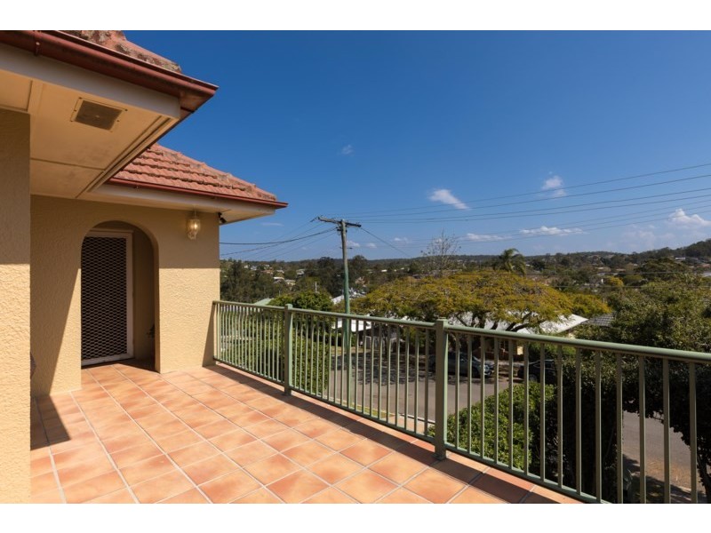 42 Emma Street, Holland Park West QLD 4121