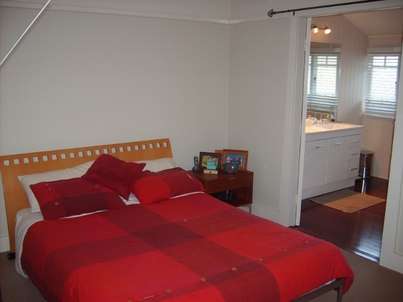 313 Riding Road, Balmoral QLD 4171