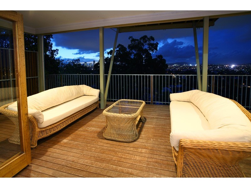 19 Dilkera Street, Balmoral QLD 4171