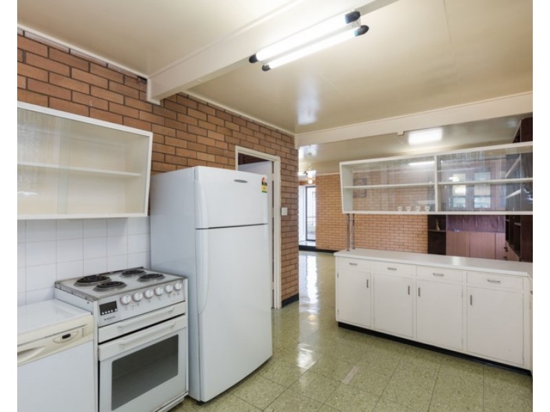 1500 Creek Road, Carina QLD 4152