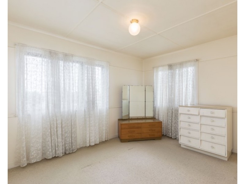 1500 Creek Road, Carina QLD 4152