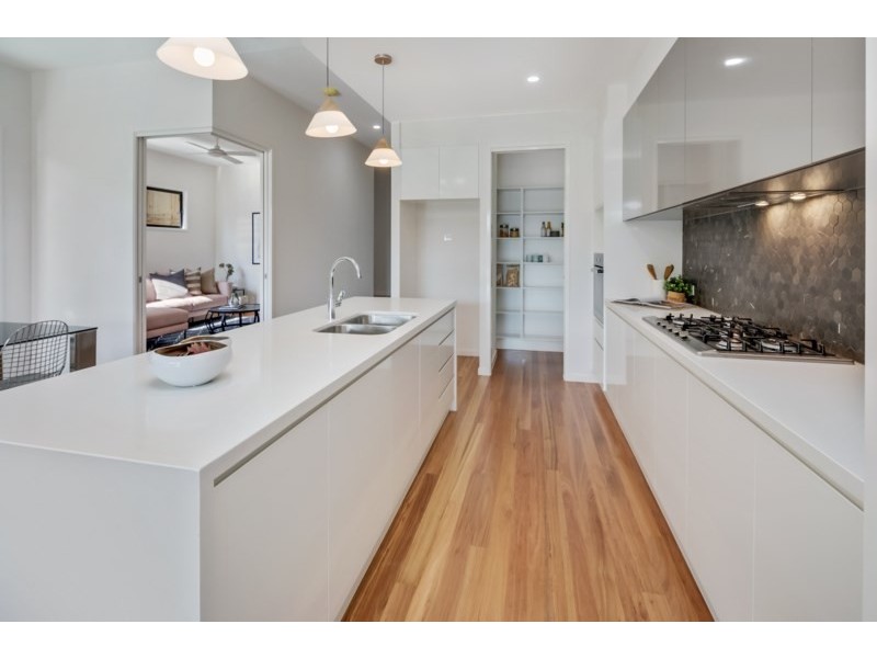 19 Brinawa Street, Camp Hill QLD 4152