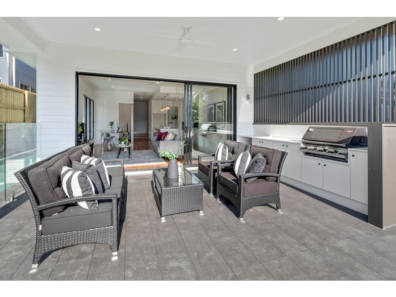 19 Brinawa Street, Camp Hill QLD 4152