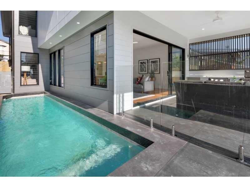 19 Brinawa Street, Camp Hill QLD 4152