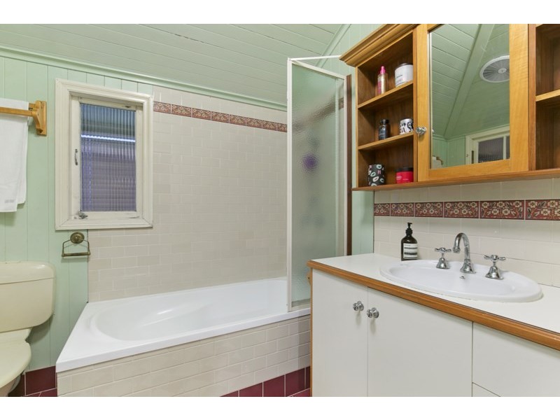 40 Tennyson Street, Norman Park QLD 4170