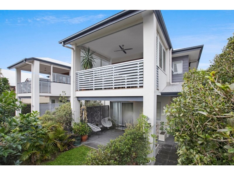 35 Douglas Street, Greenslopes QLD 4120