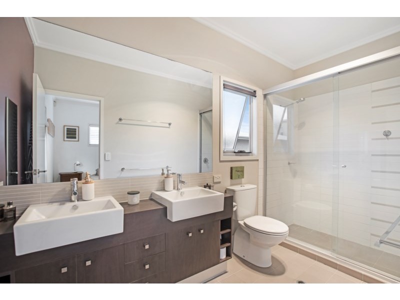 35 Douglas Street, Greenslopes QLD 4120