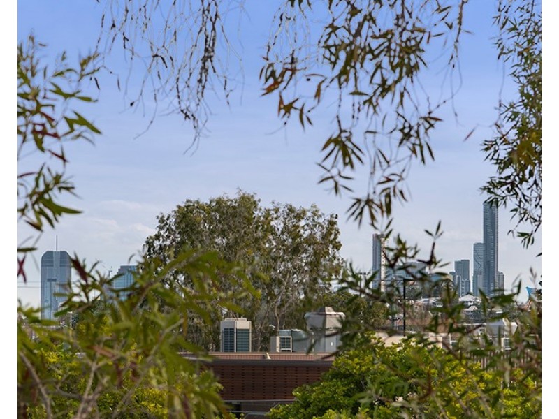 11 Pine Street, Bulimba QLD 4171