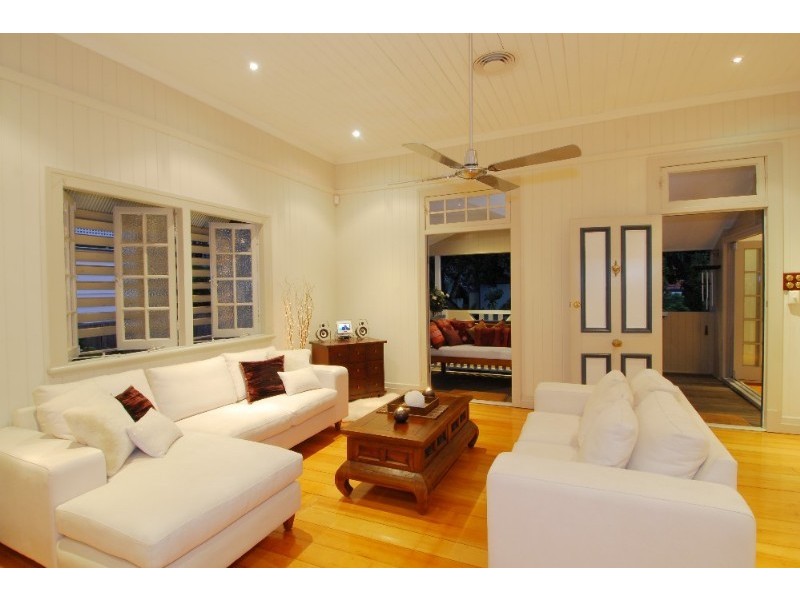 47 Philip Street, Hawthorne QLD 4171