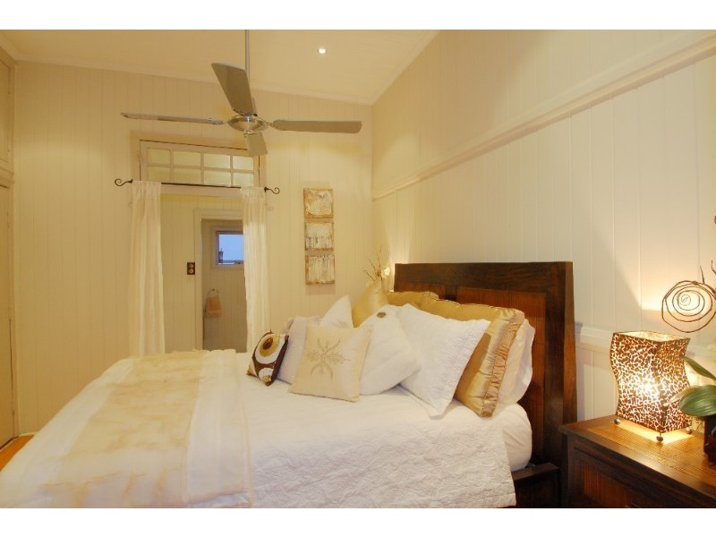 47 Philip Street, Hawthorne QLD 4171