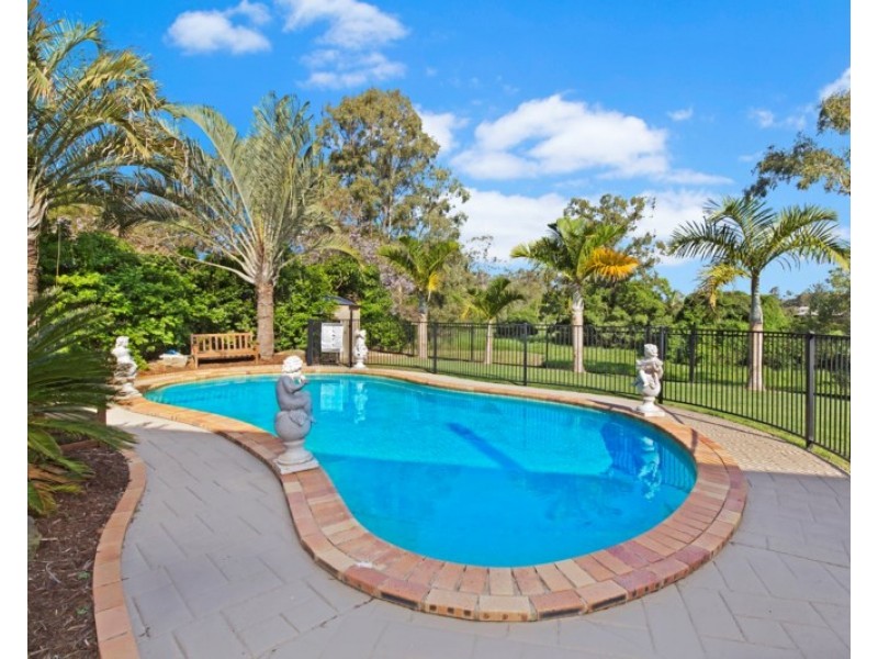 113 Cadogan Street, Carindale QLD 4152