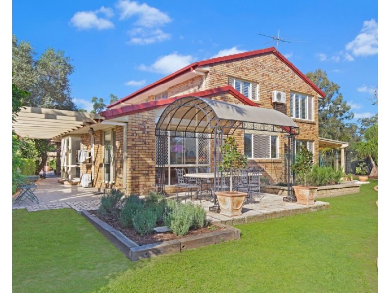 113 Cadogan Street, Carindale QLD 4152