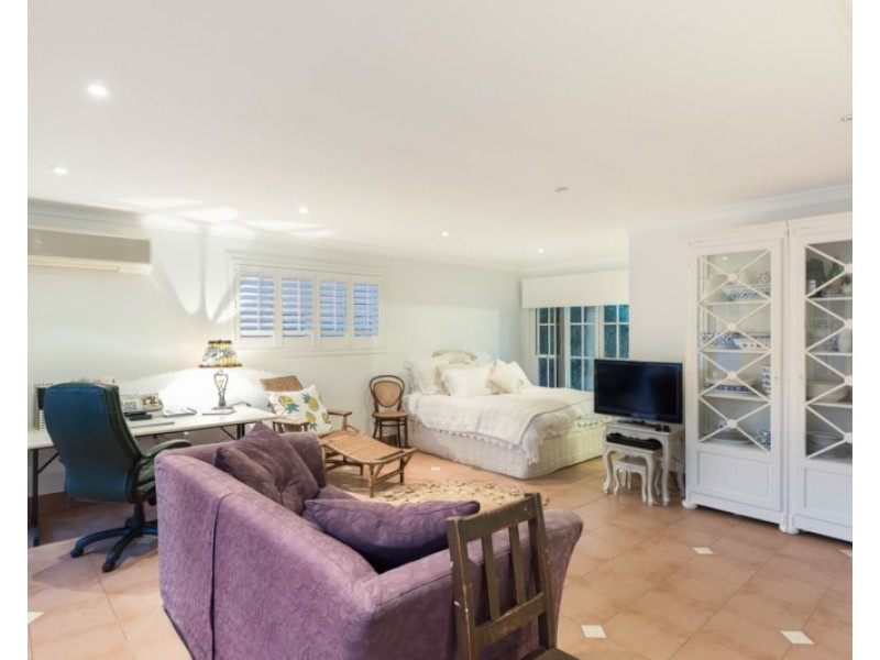 113 Cadogan Street, Carindale QLD 4152