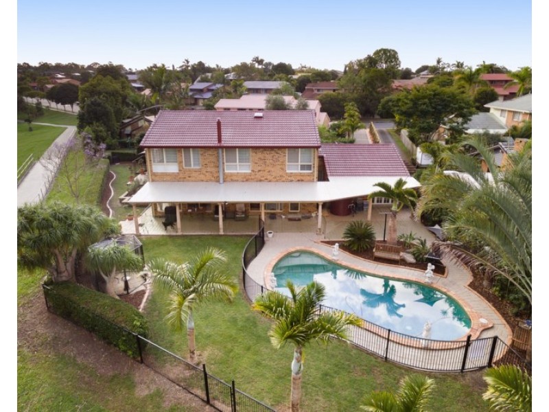 113 Cadogan Street, Carindale QLD 4152