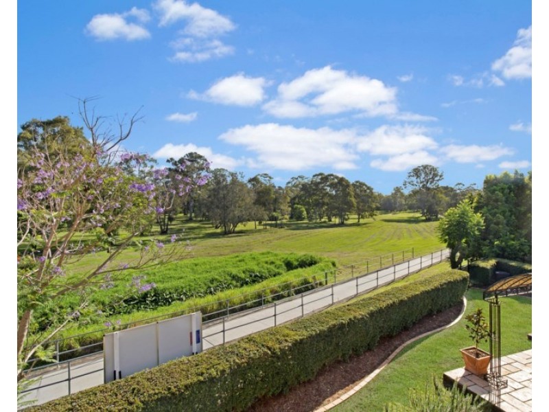 113 Cadogan Street, Carindale QLD 4152