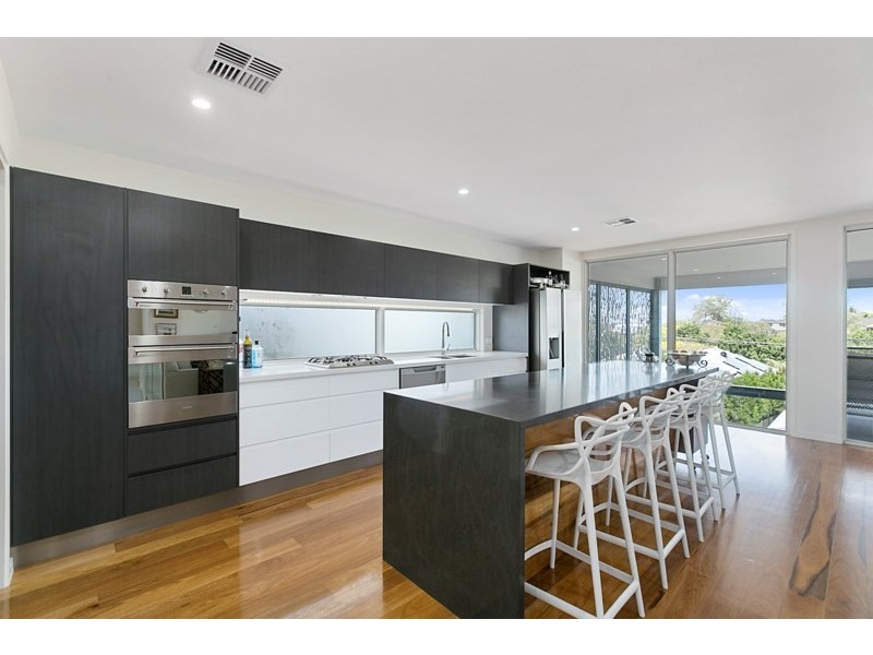 60 Joseph Street, Camp Hill QLD 4152