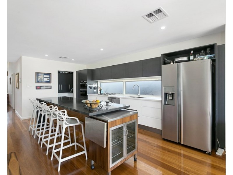 60 Joseph Street, Camp Hill QLD 4152