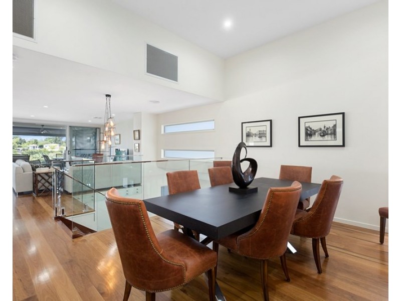 60 Joseph Street, Camp Hill QLD 4152