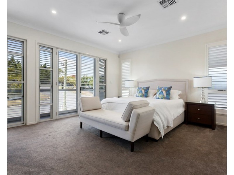 60 Joseph Street, Camp Hill QLD 4152