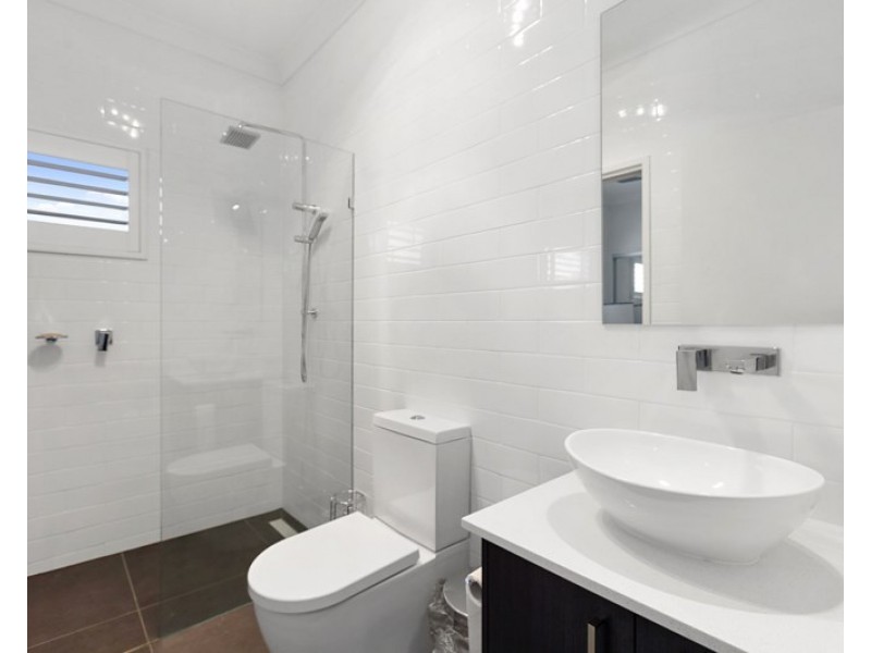 60 Joseph Street, Camp Hill QLD 4152