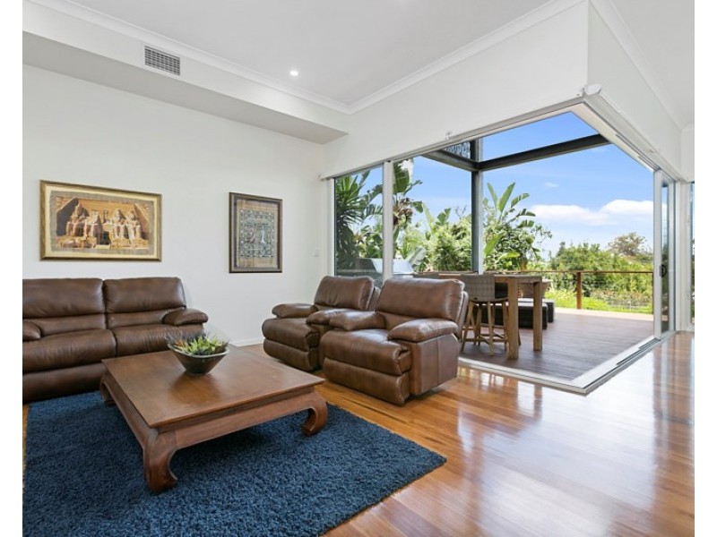 60 Joseph Street, Camp Hill QLD 4152