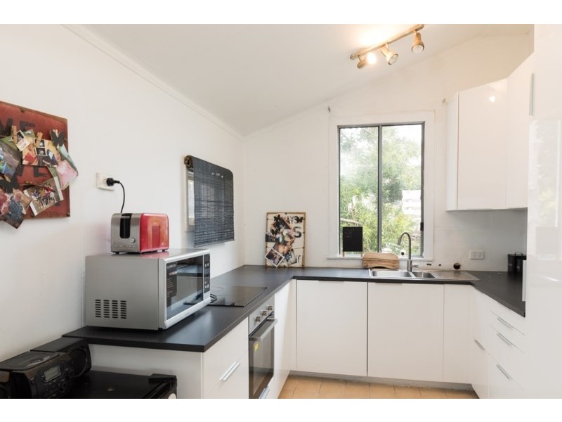 19 Neville Street, Kangaroo Point QLD 4169