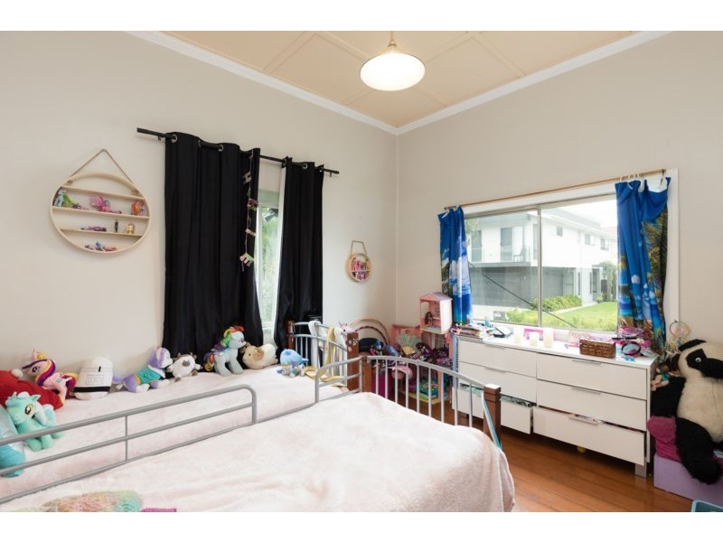 19 Neville Street, Kangaroo Point QLD 4169