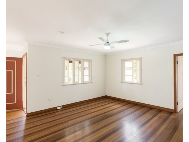 248 Bennetts Road, Norman Park QLD 4170