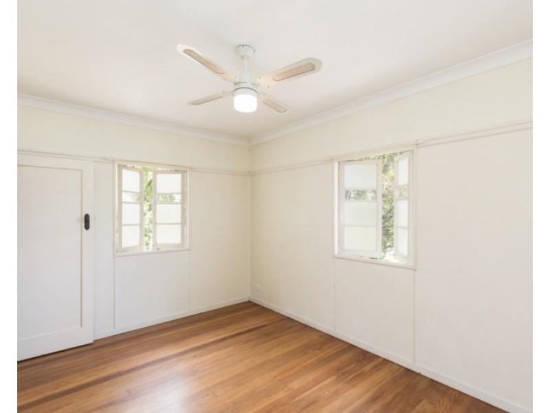 248 Bennetts Road, Norman Park QLD 4170